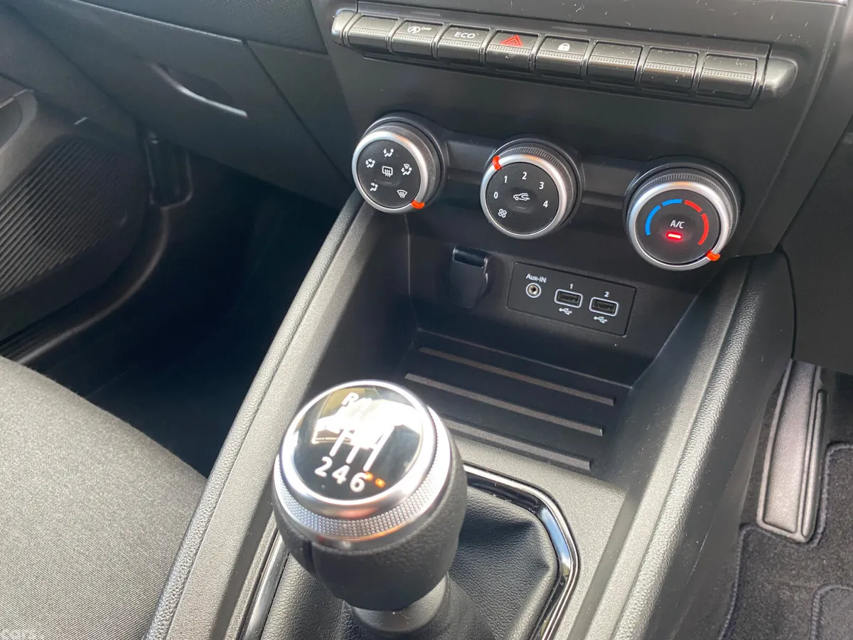 Renault Clio Hatchback, Petrol, 2022, Grey