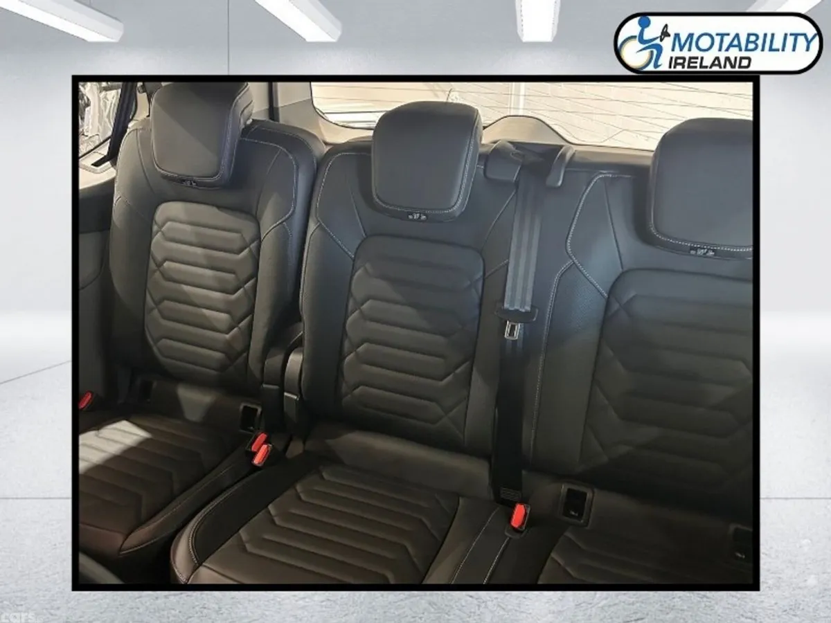 Ford Tourneo Custom MPV, Petrol Plug-in Hybrid, 2026, Black