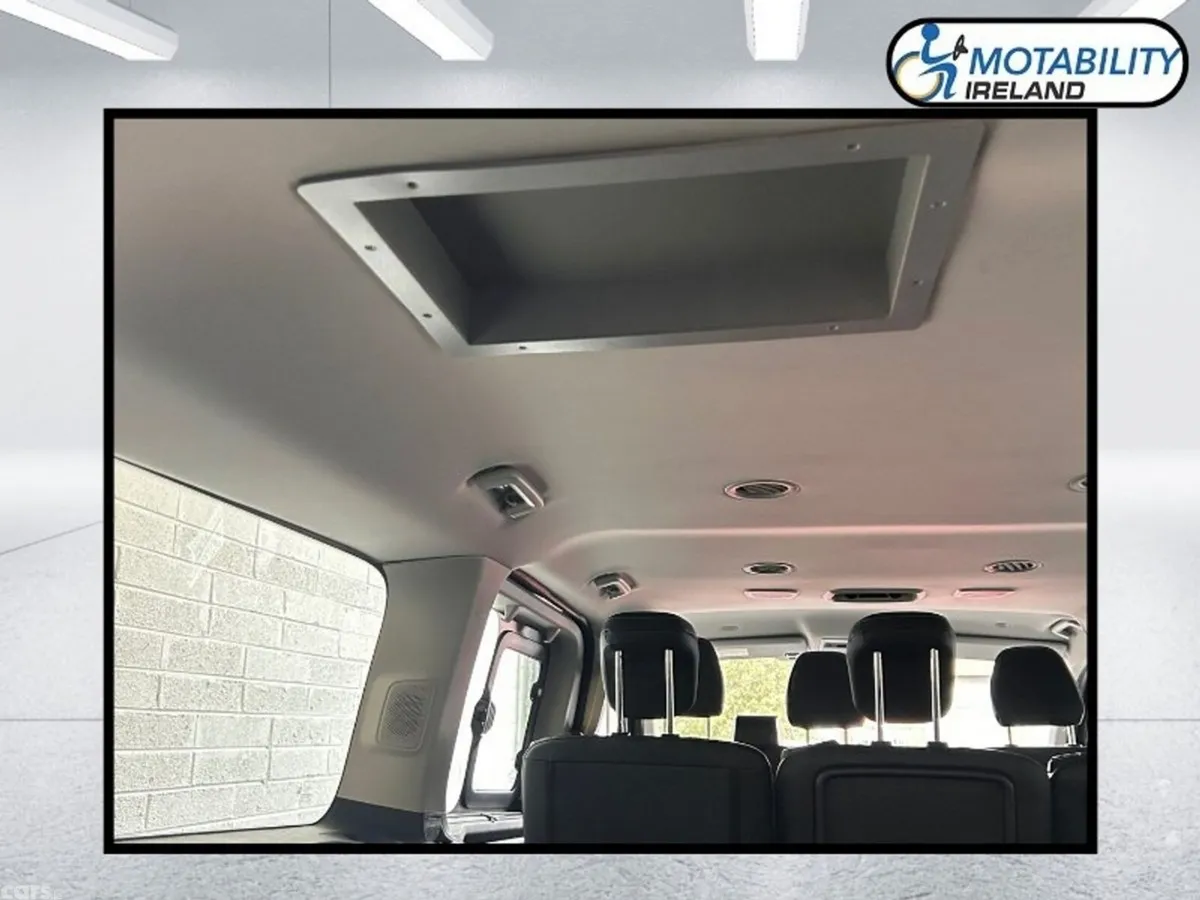 Ford Tourneo Custom MPV, Petrol Plug-in Hybrid, 2026, Black