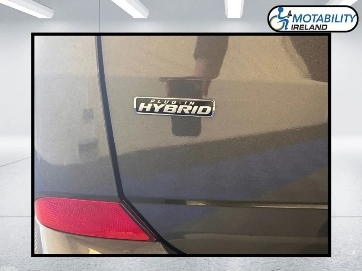 Ford Tourneo Custom MPV, Petrol Plug-in Hybrid, 2026, Black