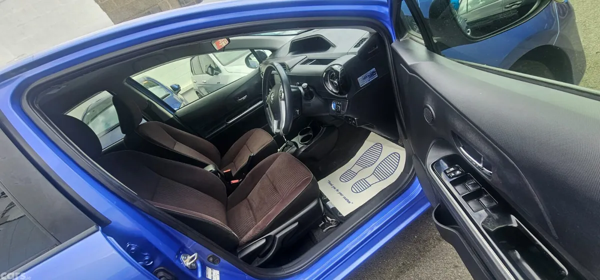 Toyota Aqua Hatchback, Petrol Hybrid, 2016, Blue