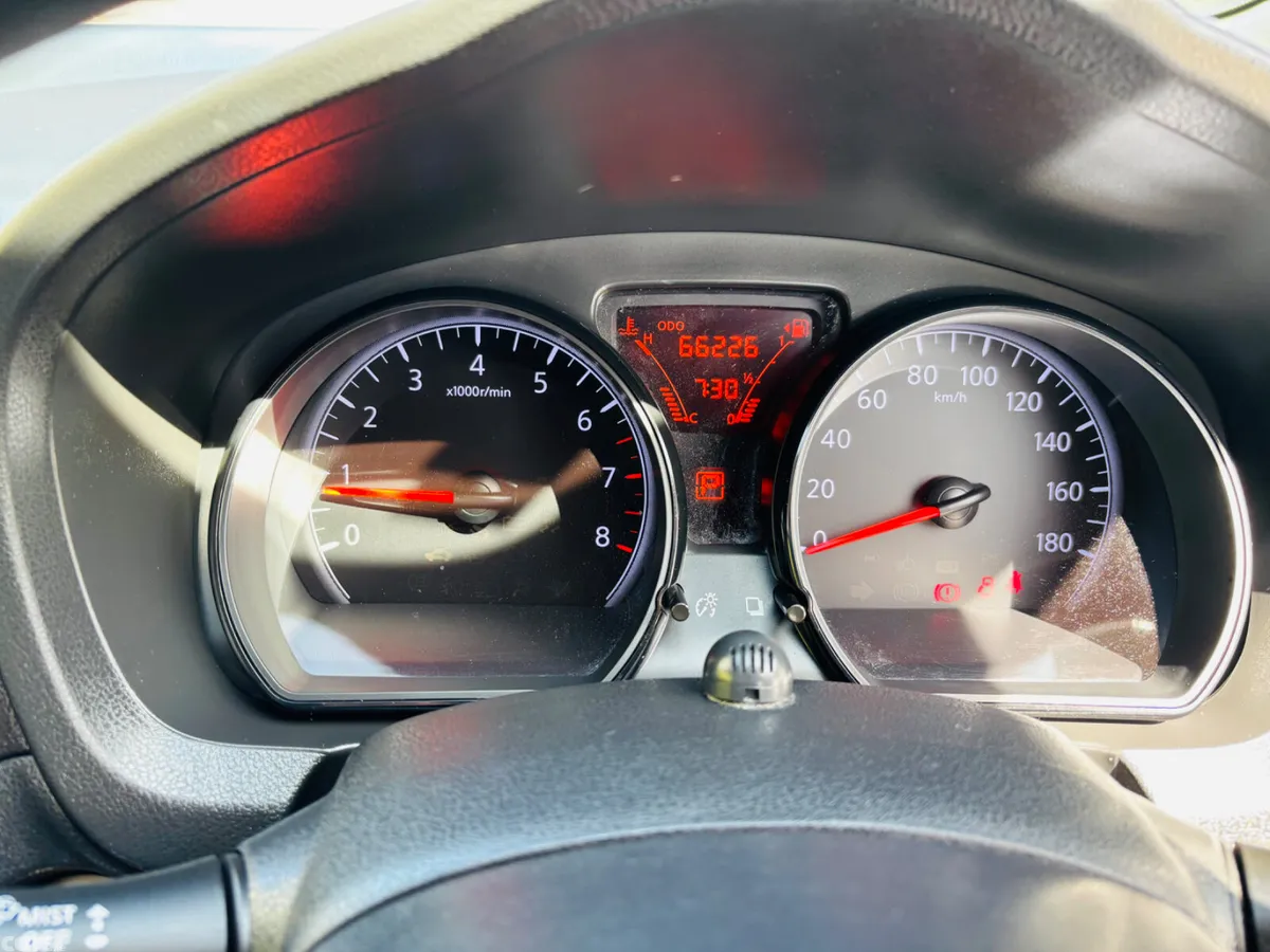 Nissan Note Hatchback, Petrol, 2014, Red