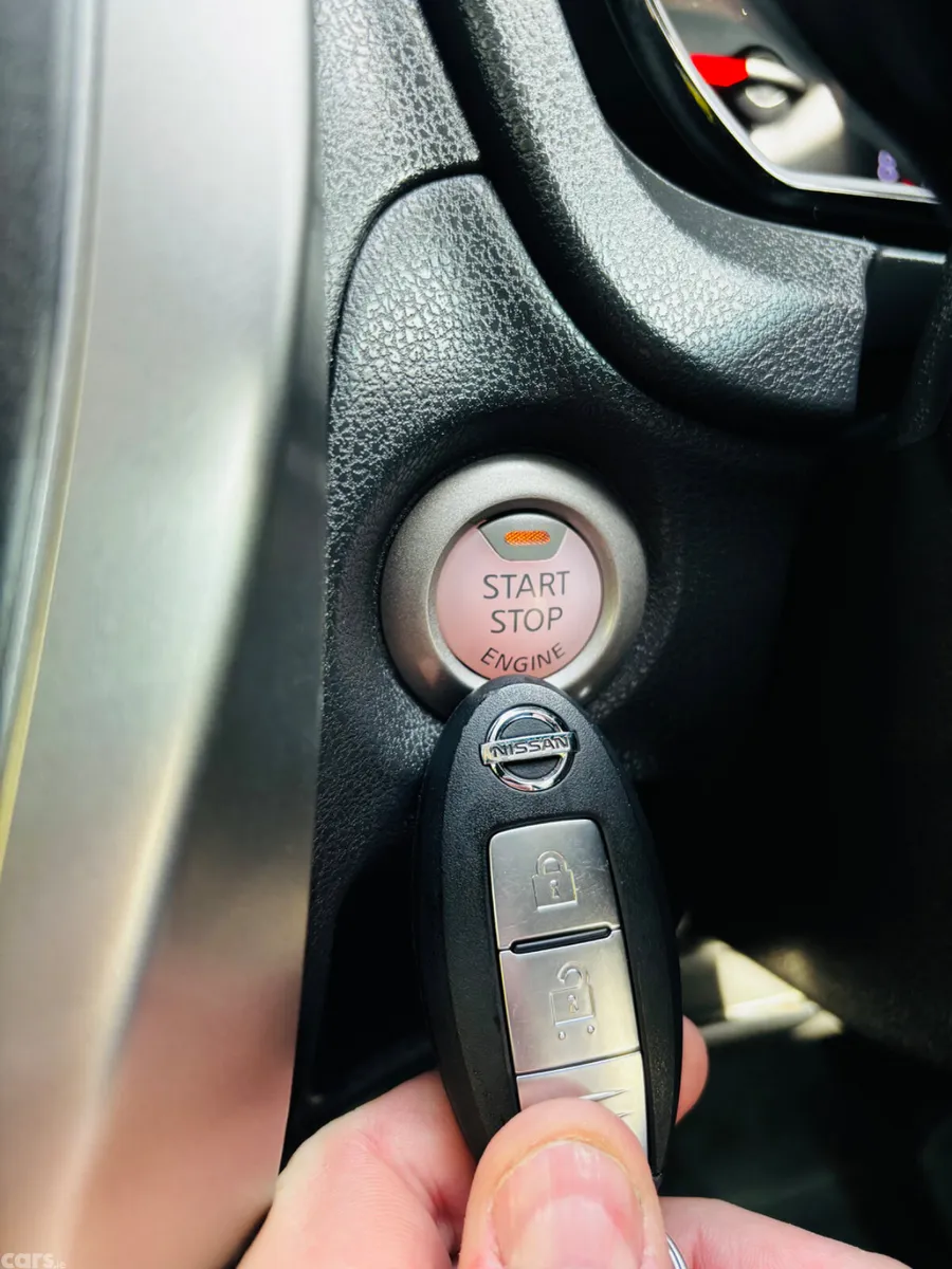 Nissan Note Hatchback, Petrol, 2014, Red