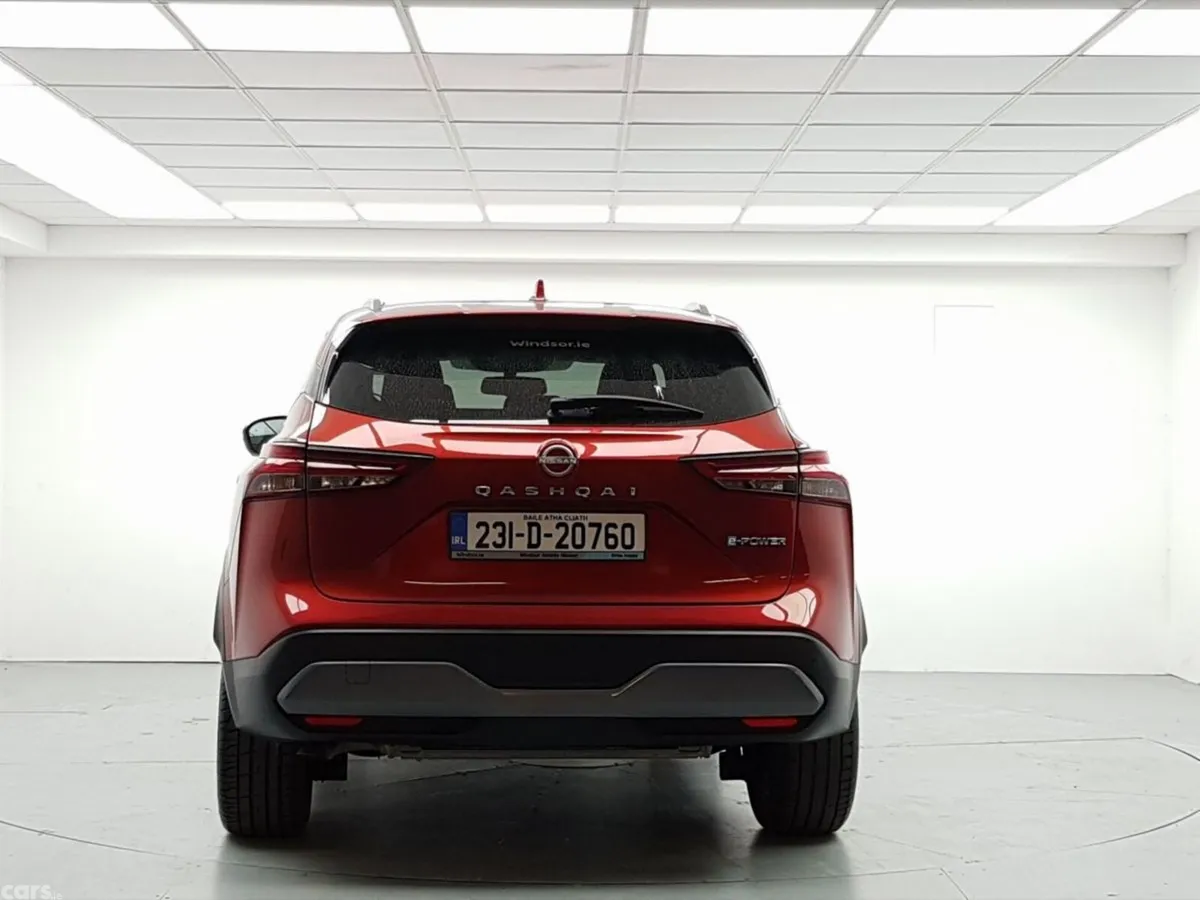 Nissan Qashqai MPV, Petrol Hybrid, 2023, Red
