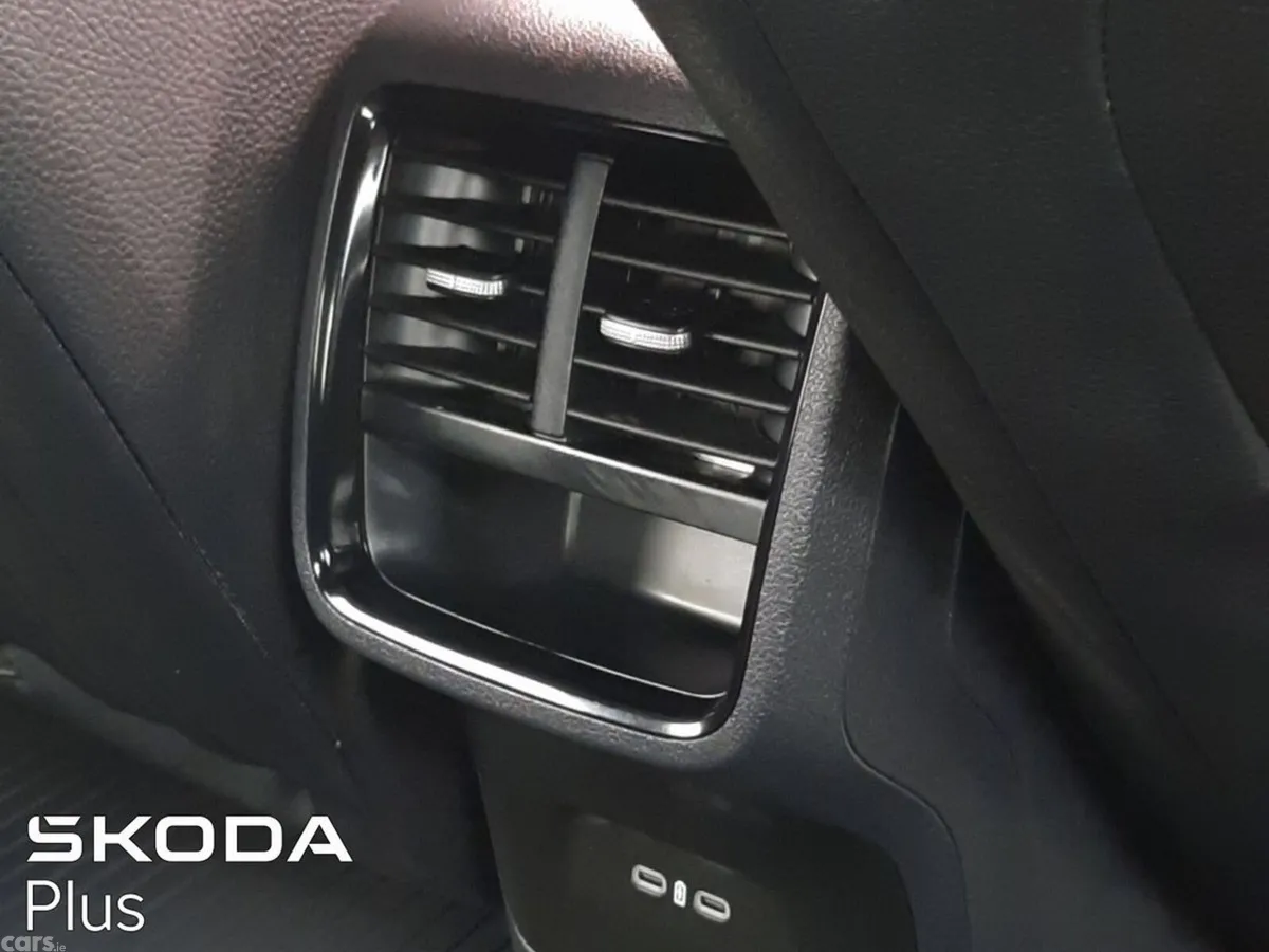 Skoda Octavia Saloon, Diesel, 2026, Red