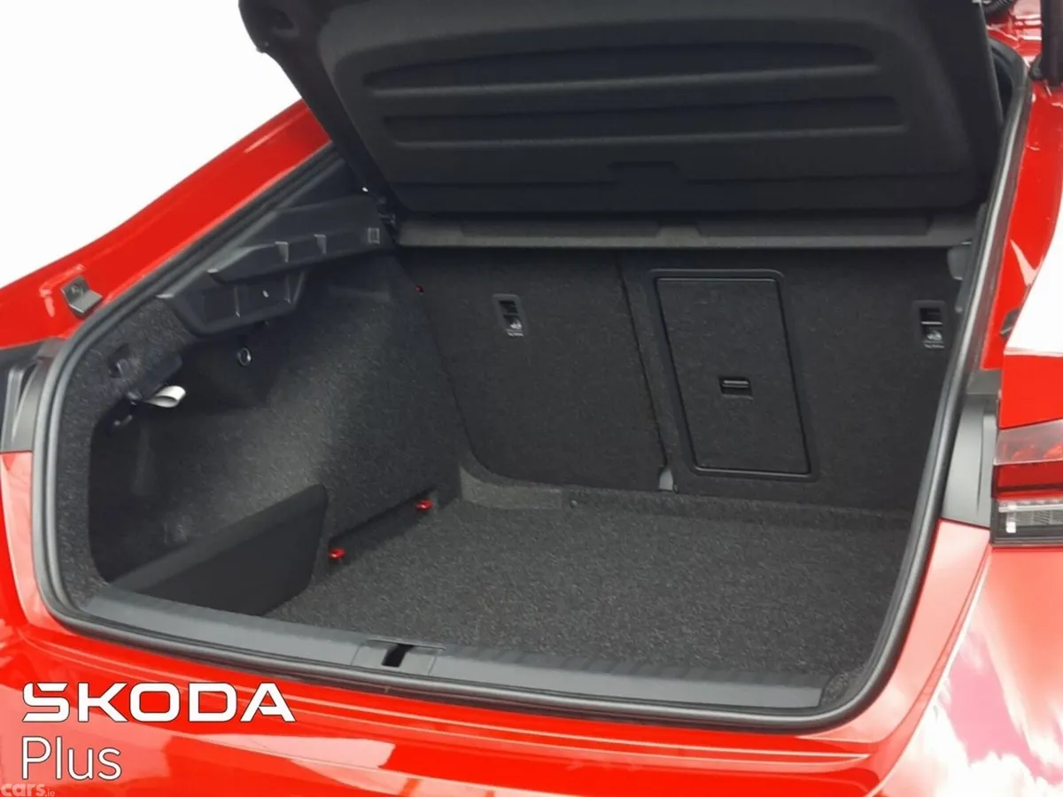 Skoda Octavia Saloon, Diesel, 2026, Red