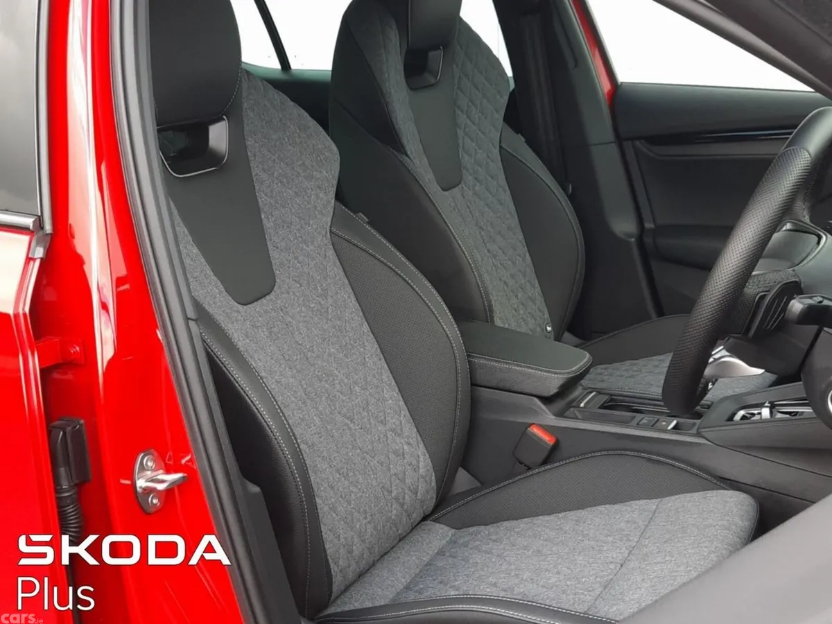 Skoda Octavia Saloon, Diesel, 2026, Red