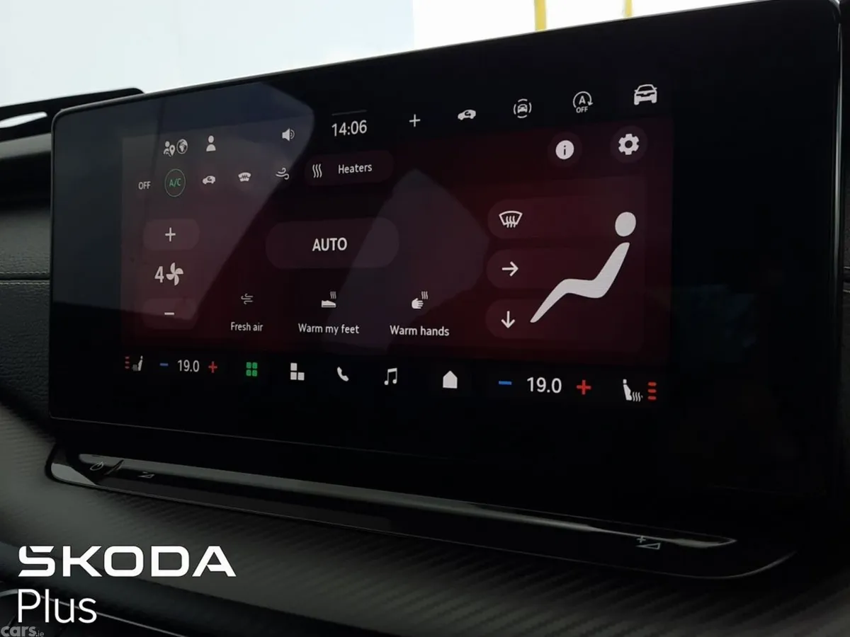 Skoda Octavia Saloon, Diesel, 2026, Red
