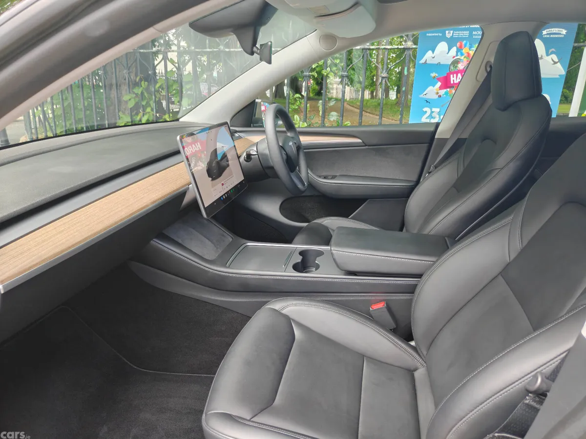Tesla Model Y MPV, Electric, 2024, Black