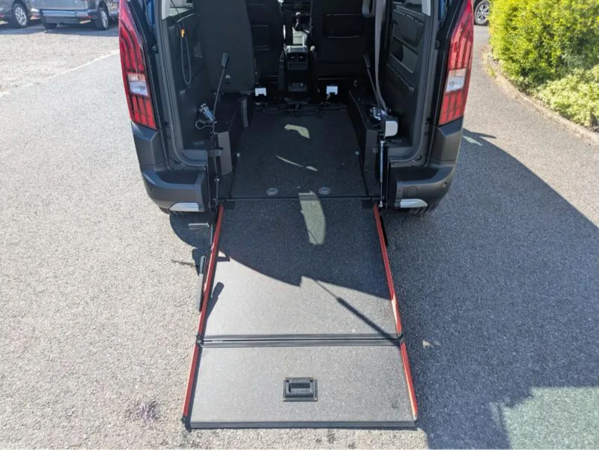 Peugeot Rifter MPV, Diesel, 2024, Blue