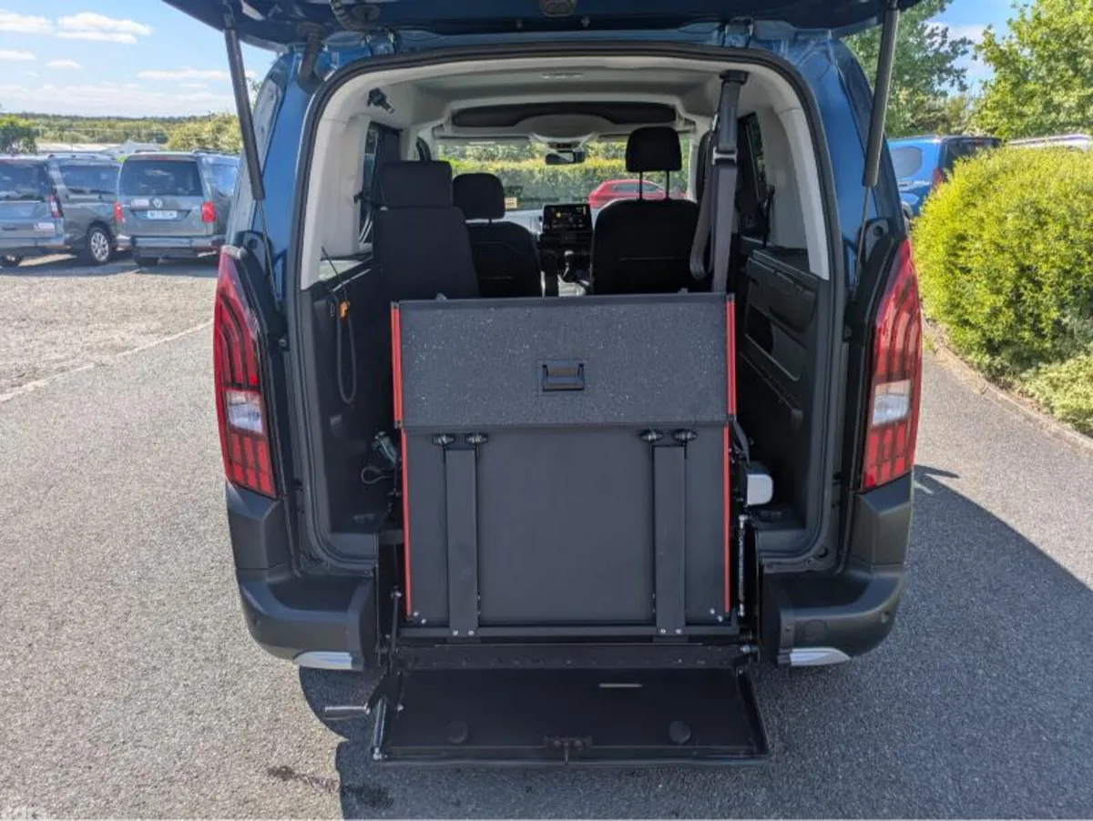 Peugeot Rifter MPV, Diesel, 2024, Blue