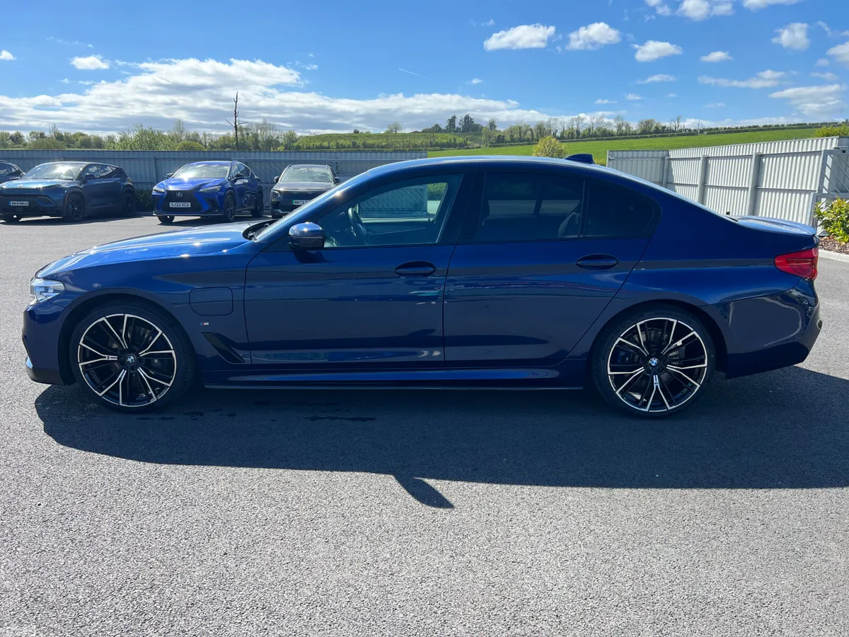 BMW 5-Series Saloon, Petrol Plug-in Hybrid, 2018, Blue