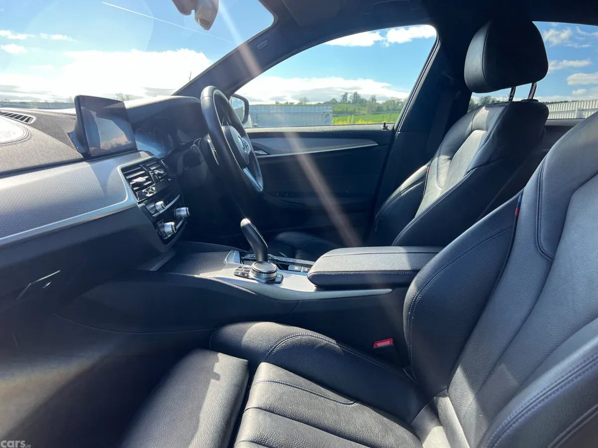 BMW 5-Series Saloon, Petrol Plug-in Hybrid, 2018, Blue