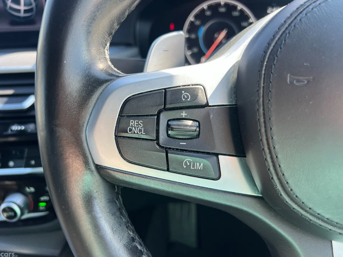 BMW 5-Series Saloon, Petrol Plug-in Hybrid, 2018, Blue