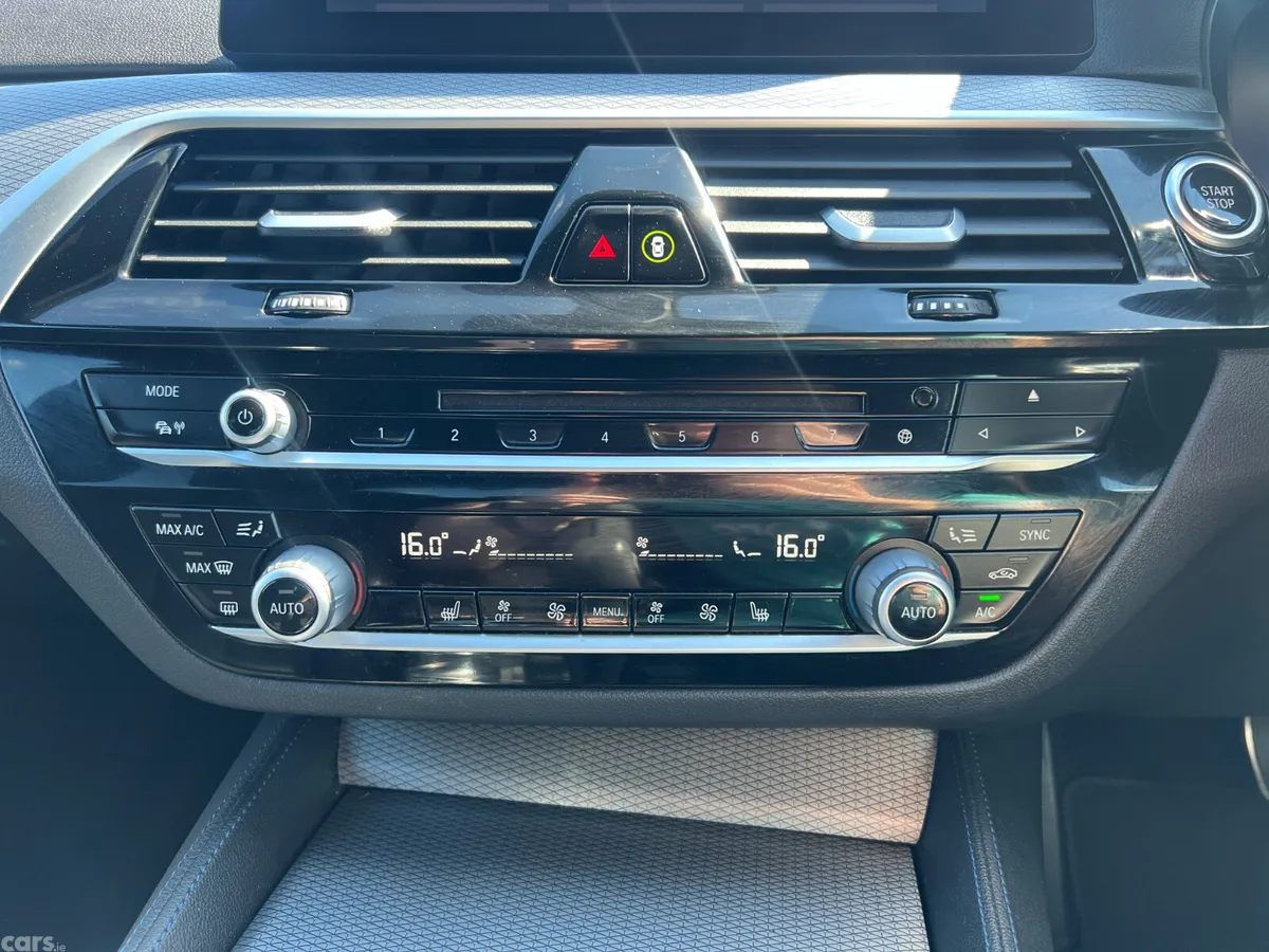 BMW 5-Series Saloon, Petrol Plug-in Hybrid, 2018, Blue