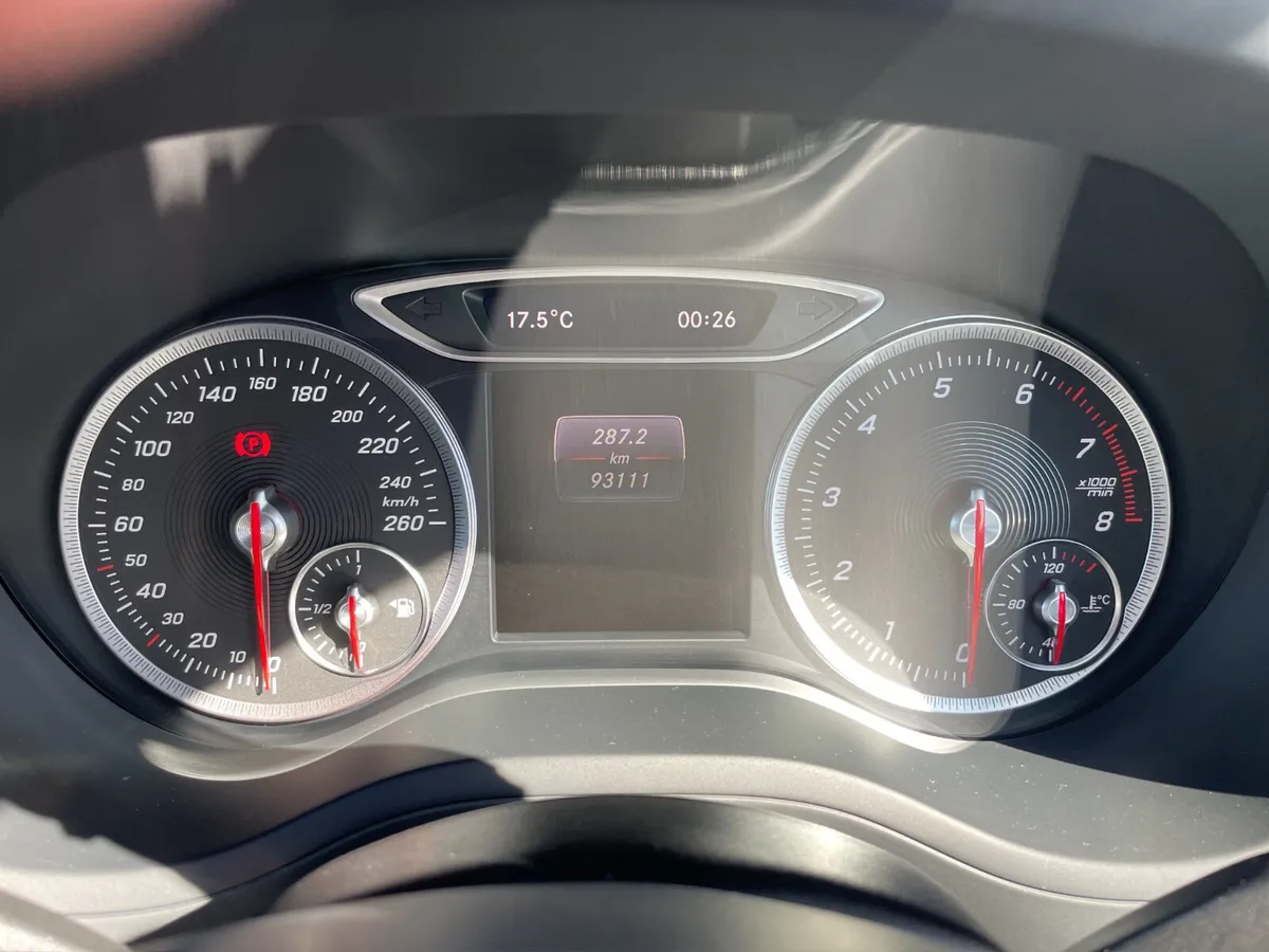 Mercedes-Benz B-Class Hatchback, Petrol, 2017, White