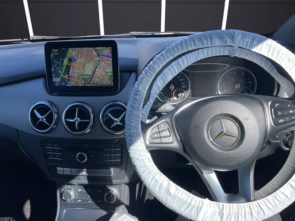 Mercedes-Benz B-Class Hatchback, Petrol, 2017, White