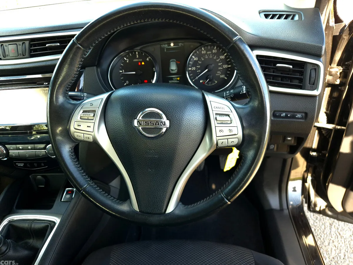 Nissan Qashqai SUV, Diesel, 2017, Black