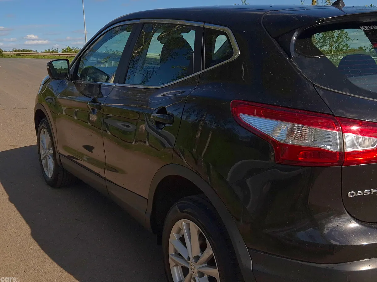 Nissan Qashqai SUV, Diesel, 2017, Black