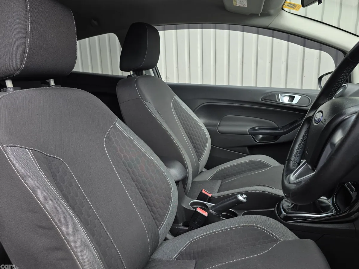 Ford Fiesta Hatchback, Petrol, 2015, Black