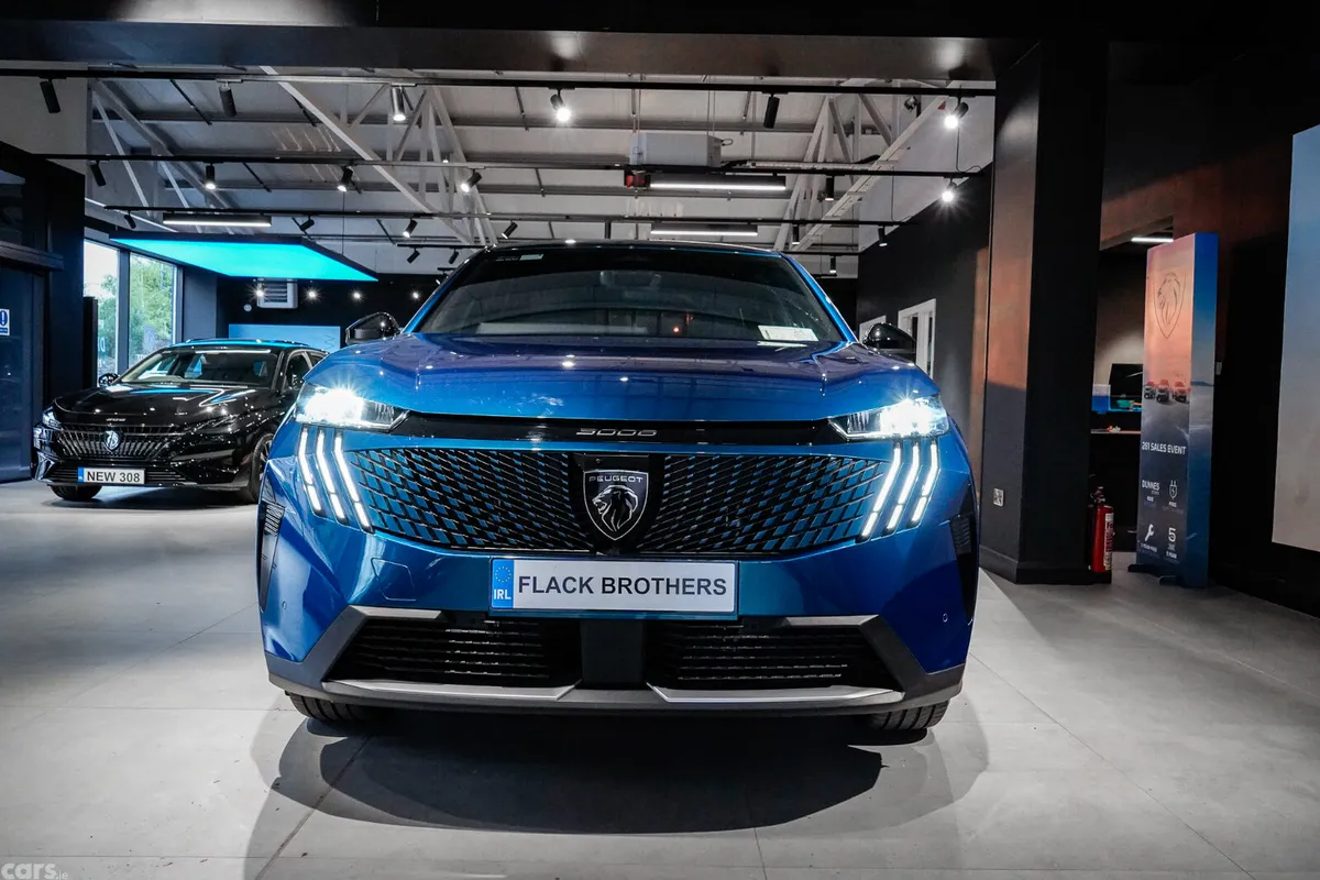 Peugeot 3008 MPV, Petrol Hybrid, 2025, Blue