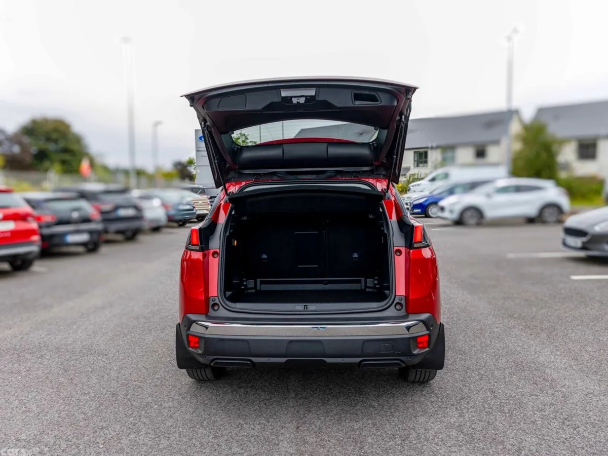 Peugeot 3008 MPV, Diesel, 2020, Red