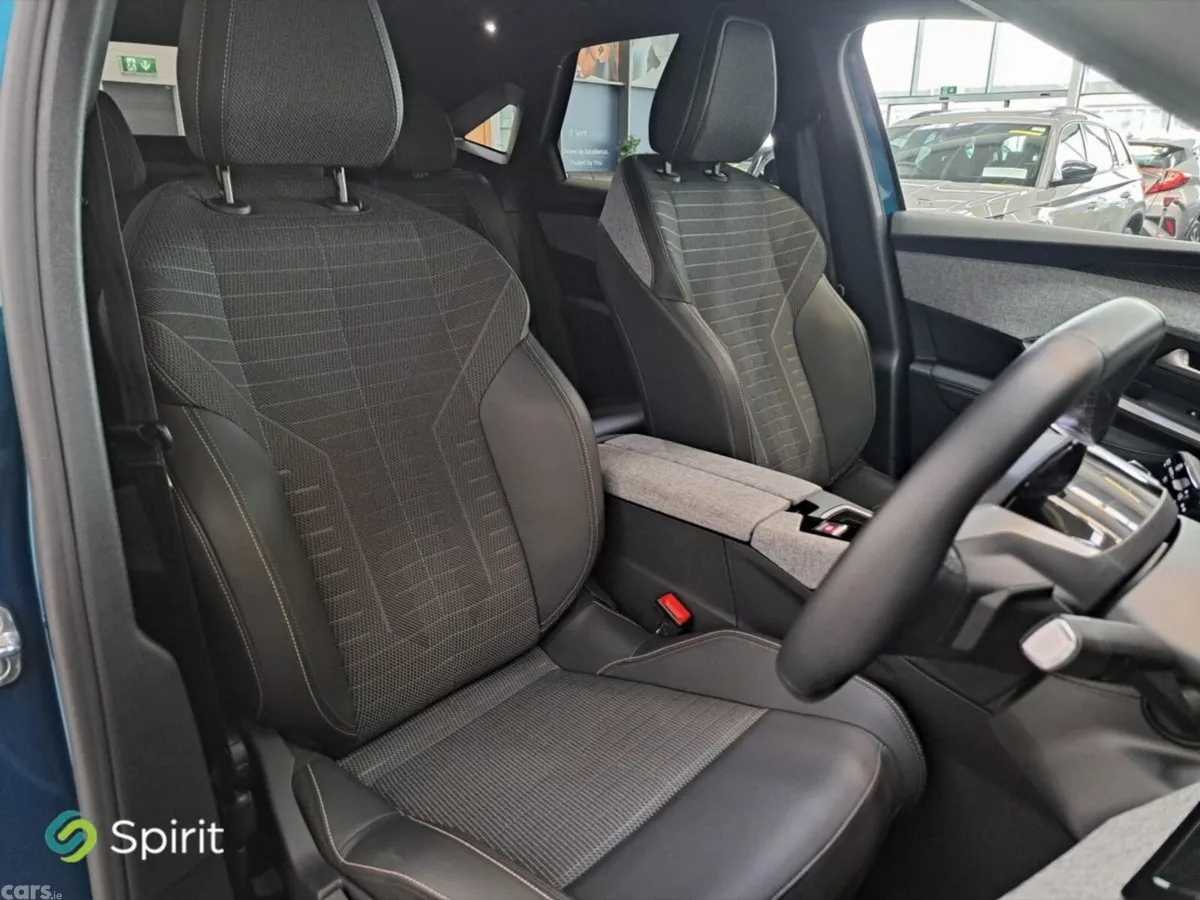 Peugeot 3008 MPV, Petrol Hybrid, 2025, Blue