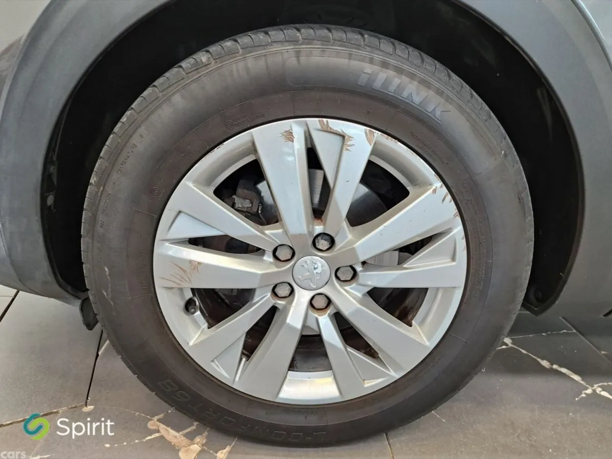 Peugeot 5008 MPV, Petrol, 2019, Grey