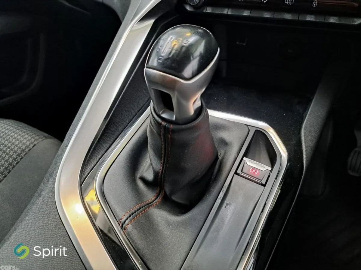 Peugeot 5008 MPV, Petrol, 2019, Grey