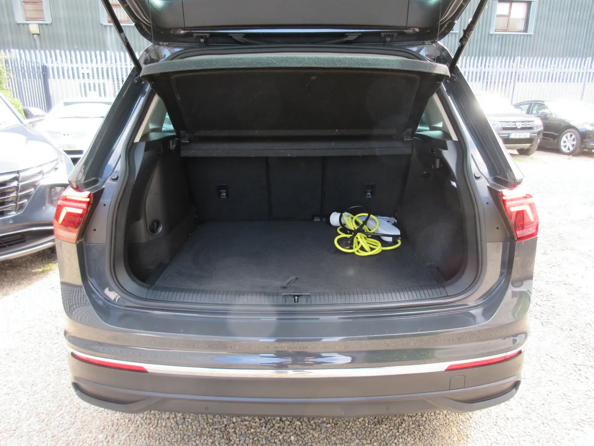 Volkswagen Tiguan SUV, Petrol Hybrid, 2022, Grey