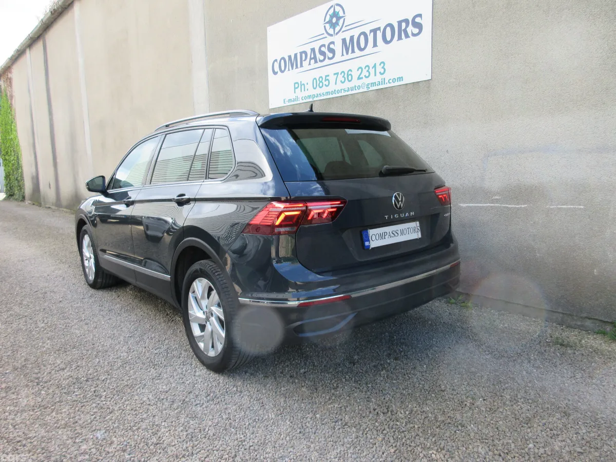 Volkswagen Tiguan SUV, Petrol Hybrid, 2022, Grey