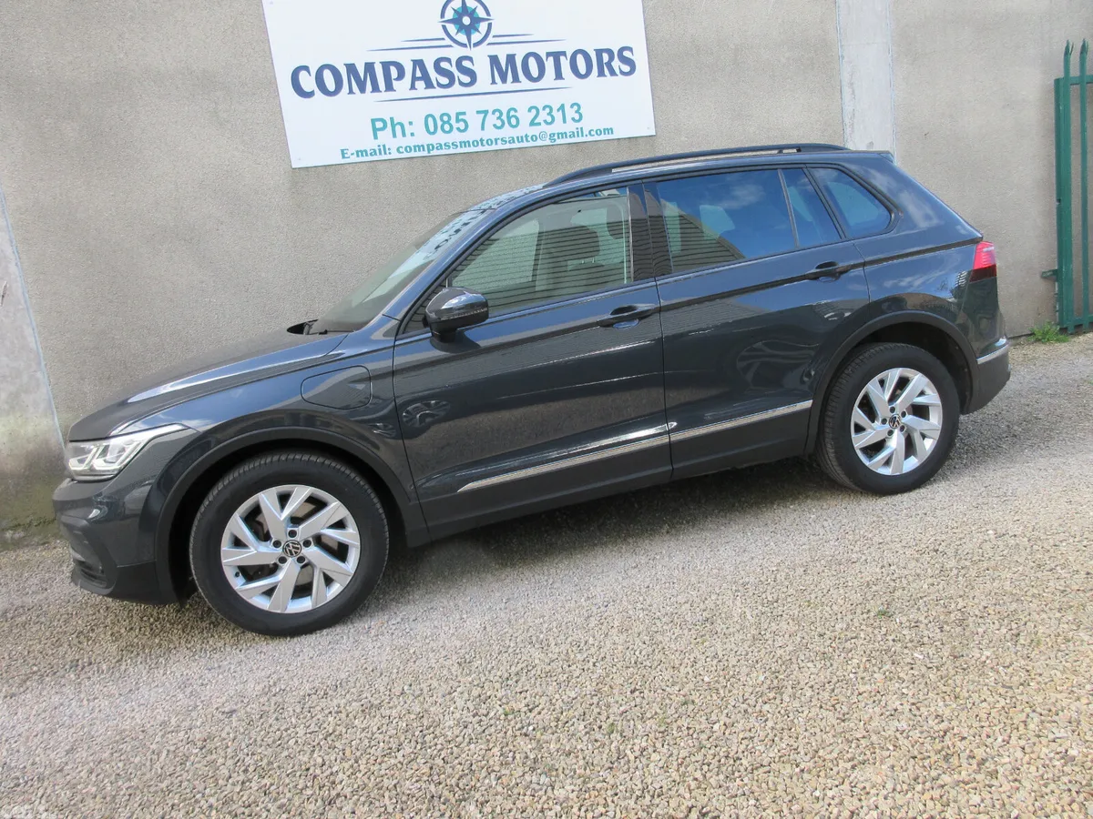 Volkswagen Tiguan SUV, Petrol Hybrid, 2022, Grey