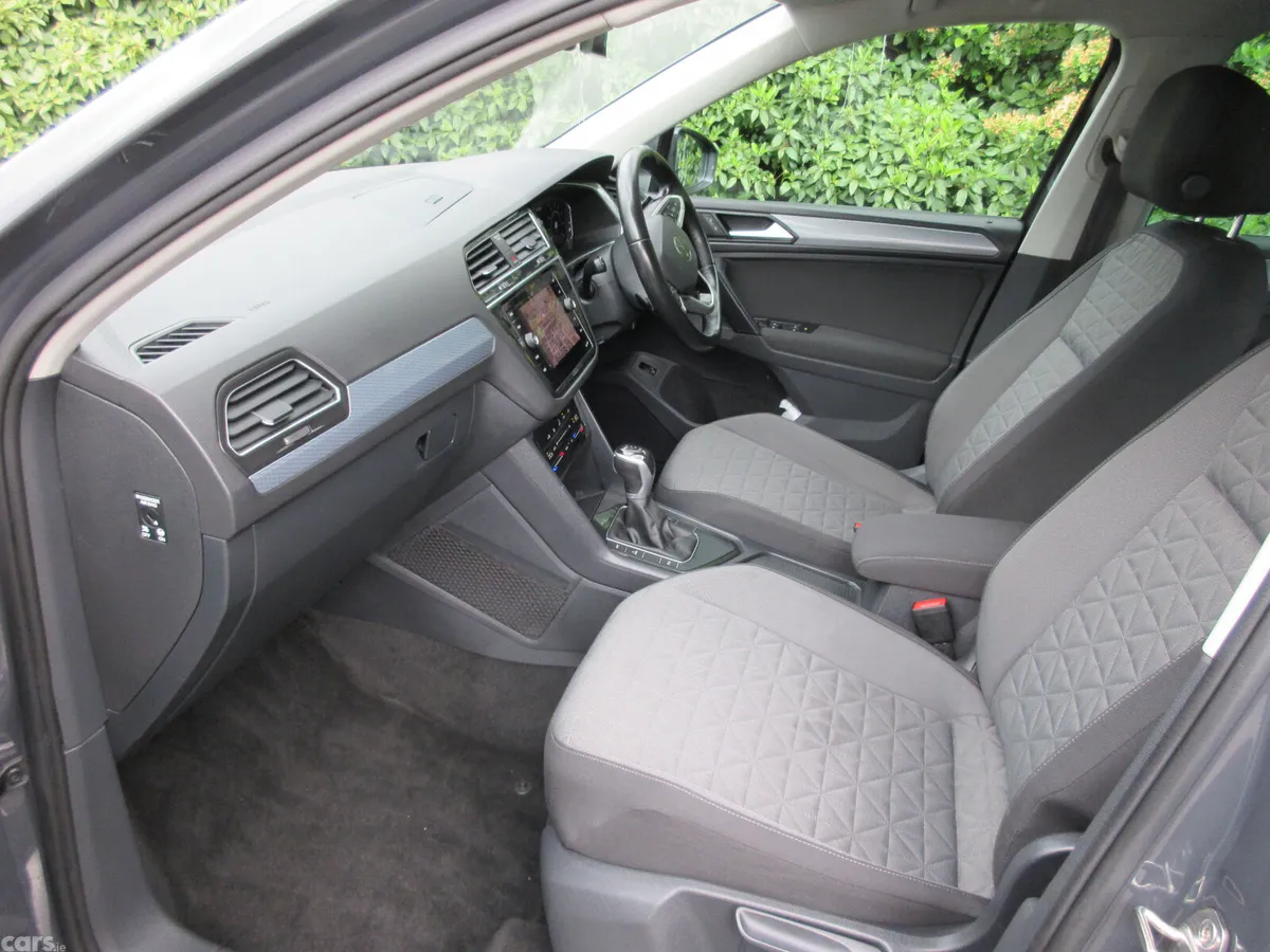 Volkswagen Tiguan SUV, Petrol Hybrid, 2022, Grey