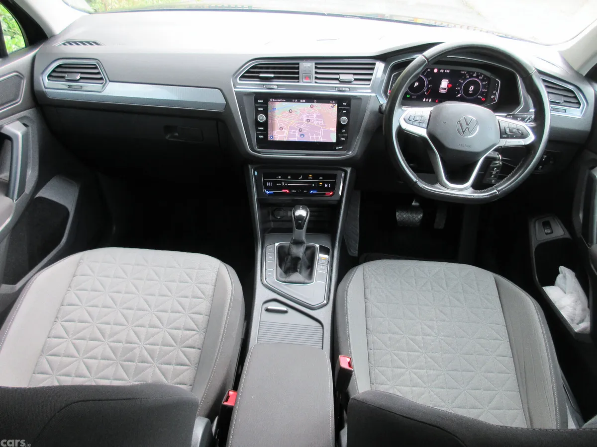 Volkswagen Tiguan SUV, Petrol Hybrid, 2022, Grey
