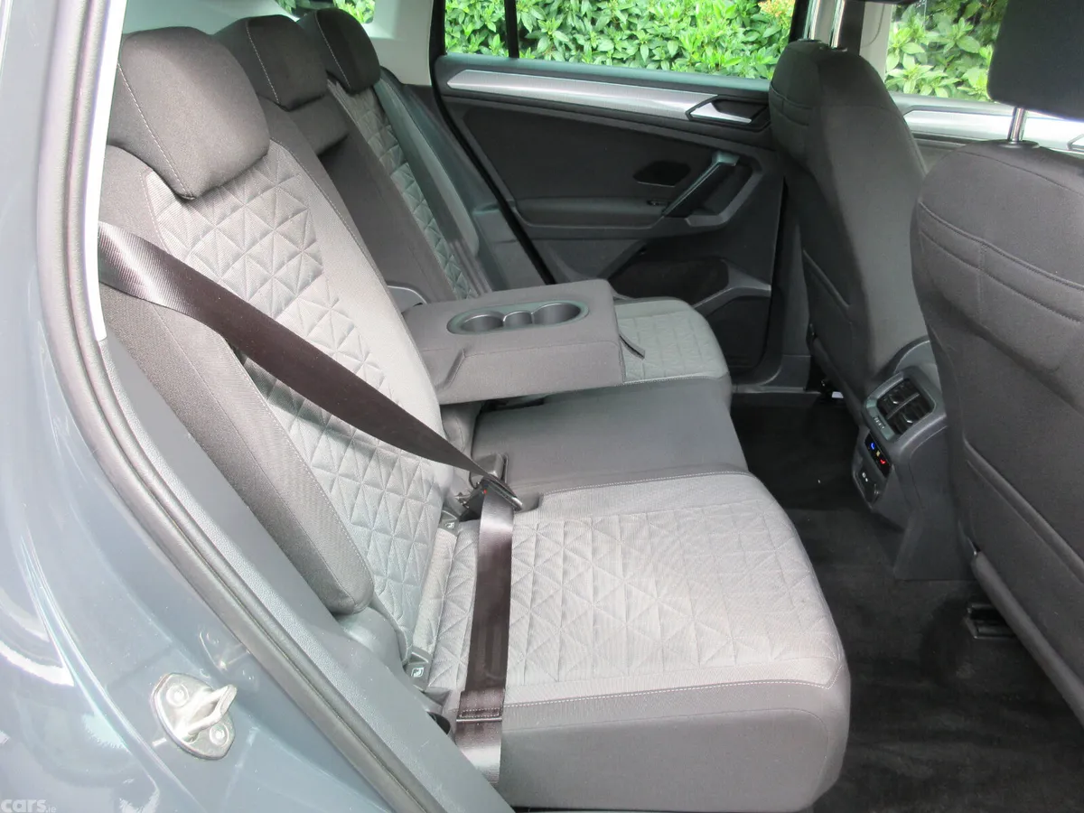 Volkswagen Tiguan SUV, Petrol Hybrid, 2022, Grey