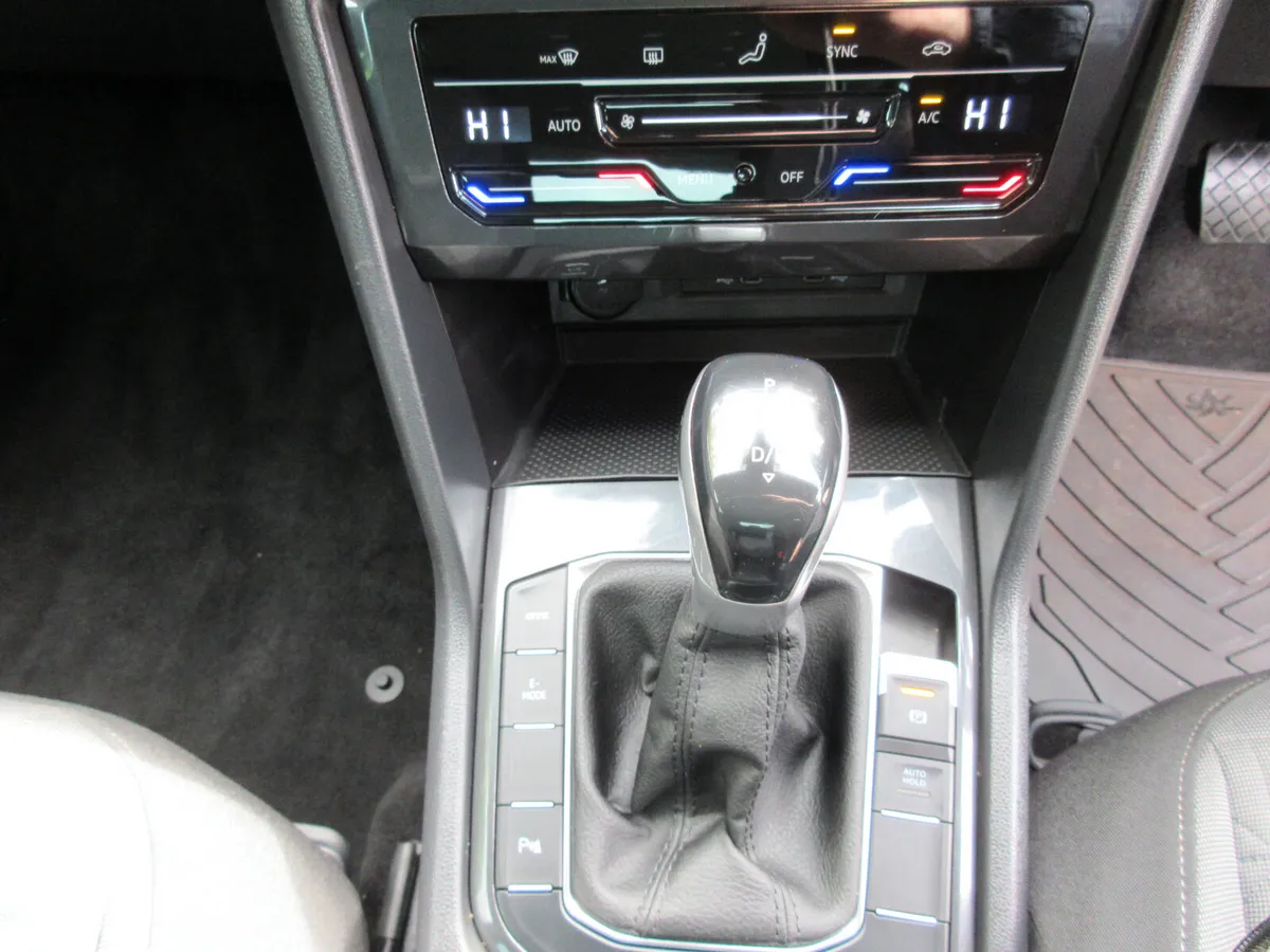 Volkswagen Tiguan SUV, Petrol Hybrid, 2022, Grey