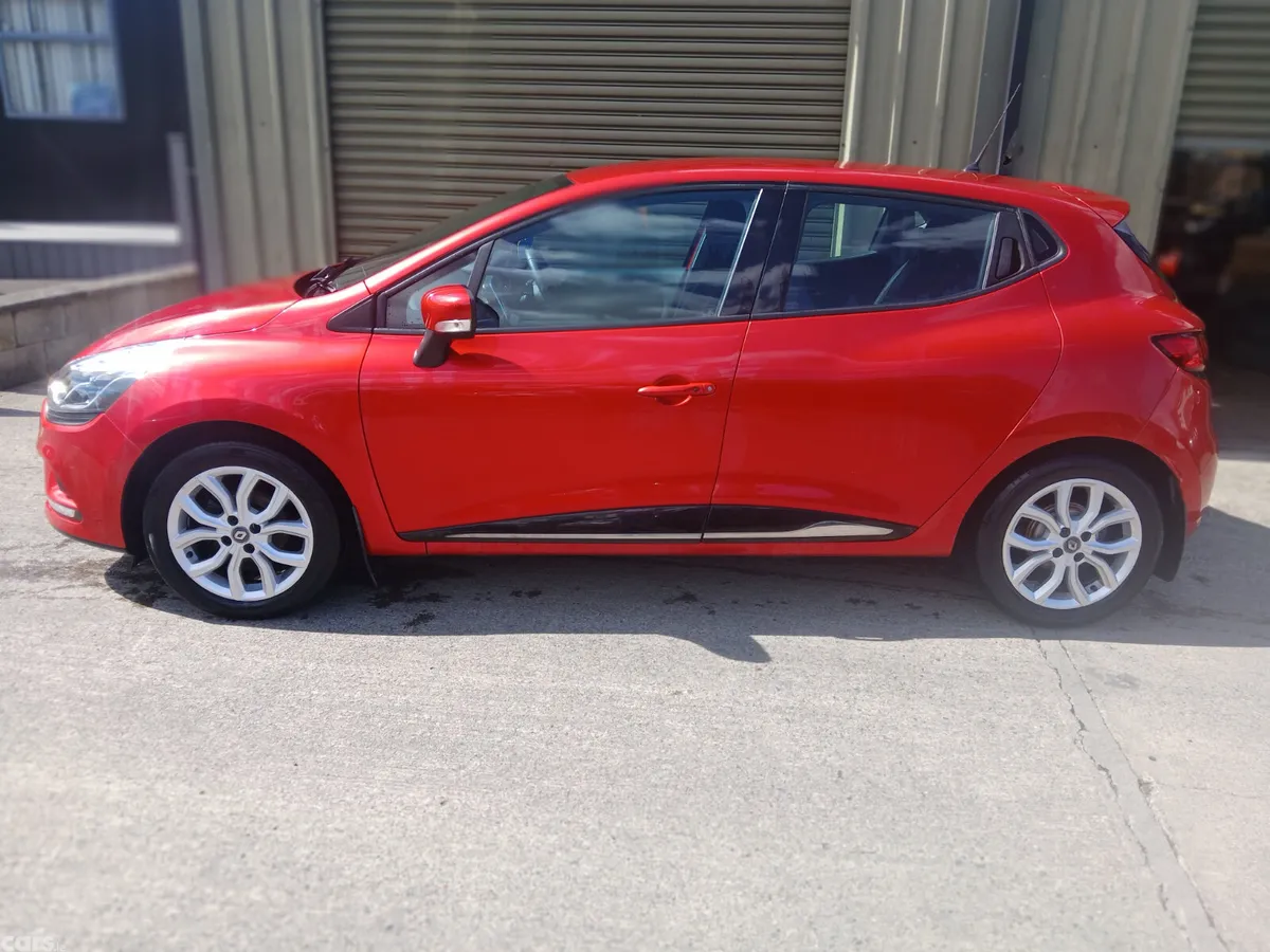 Renault Clio Hatchback, Petrol, 2019, Red