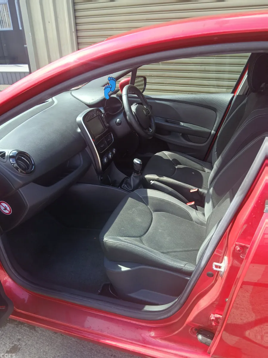 Renault Clio Hatchback, Petrol, 2019, Red