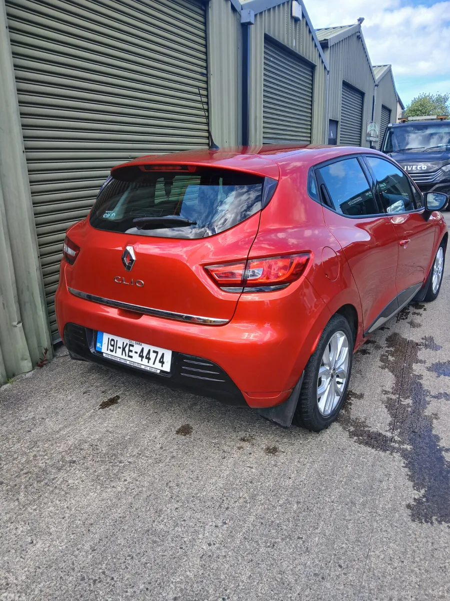 Renault Clio Hatchback, Petrol, 2019, Red