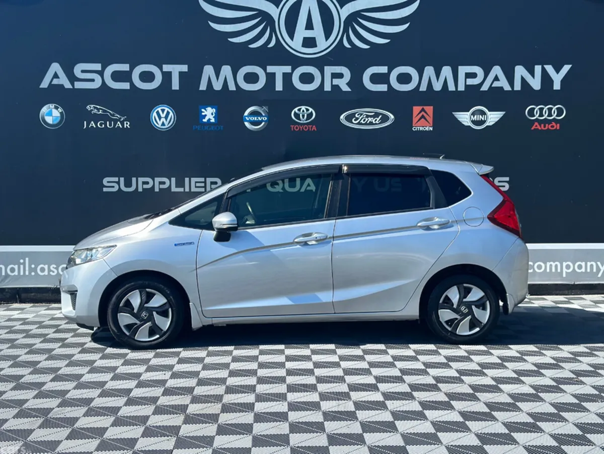 Honda Fit Hatchback, Petrol Hybrid, 2015, Silver
