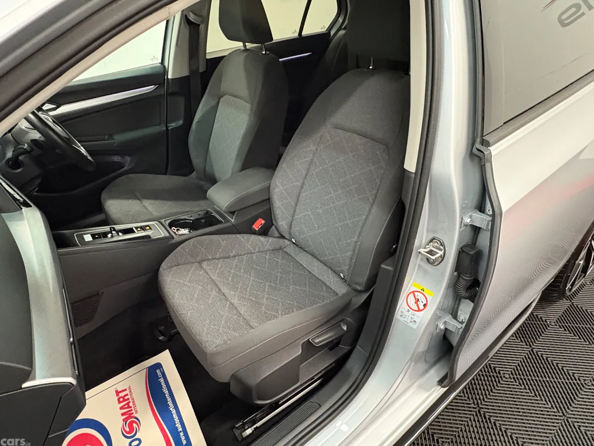 Volkswagen Golf Hatchback, Diesel, 2022, Silver