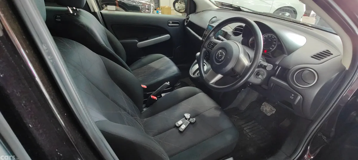 Mazda Demio MPV, Petrol, 2013, Purple