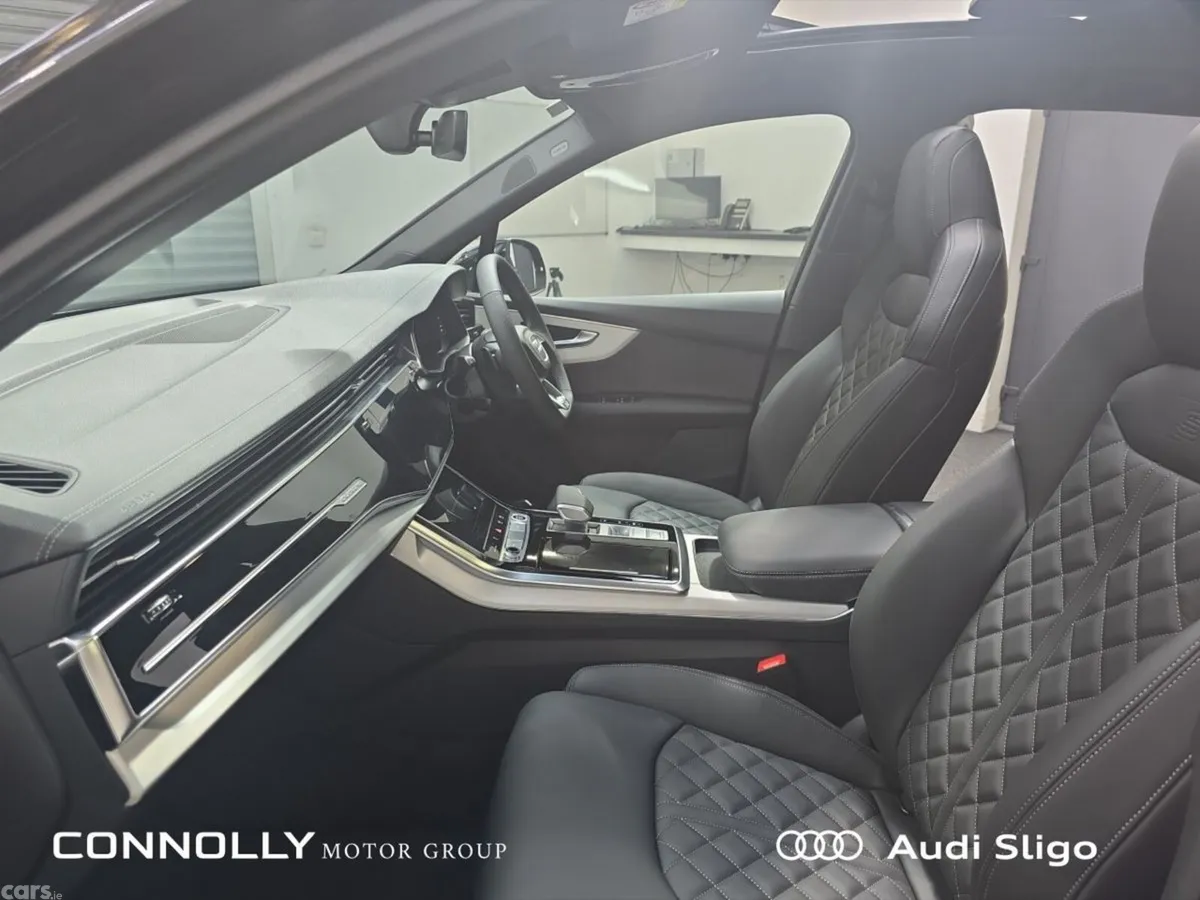 Audi Q7 SUV, Petrol Plug-in Hybrid, 2027, Black