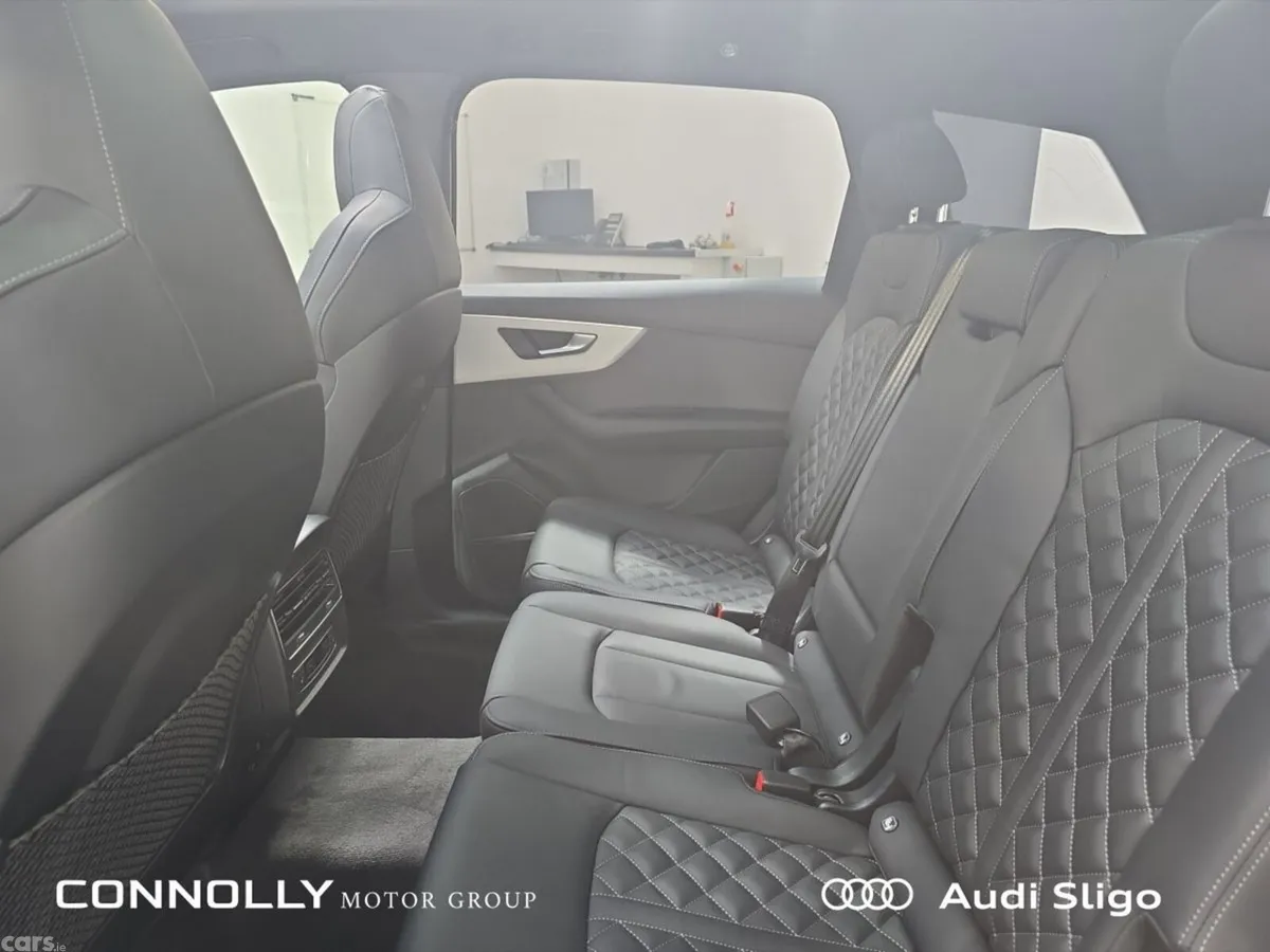 Audi Q7 SUV, Petrol Plug-in Hybrid, 2027, Black