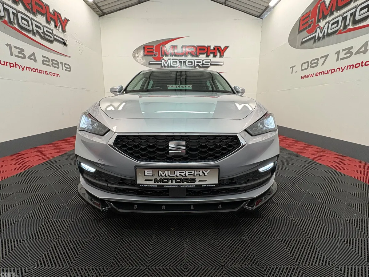 SEAT Leon Hatchback, Diesel, 2022, Silver
