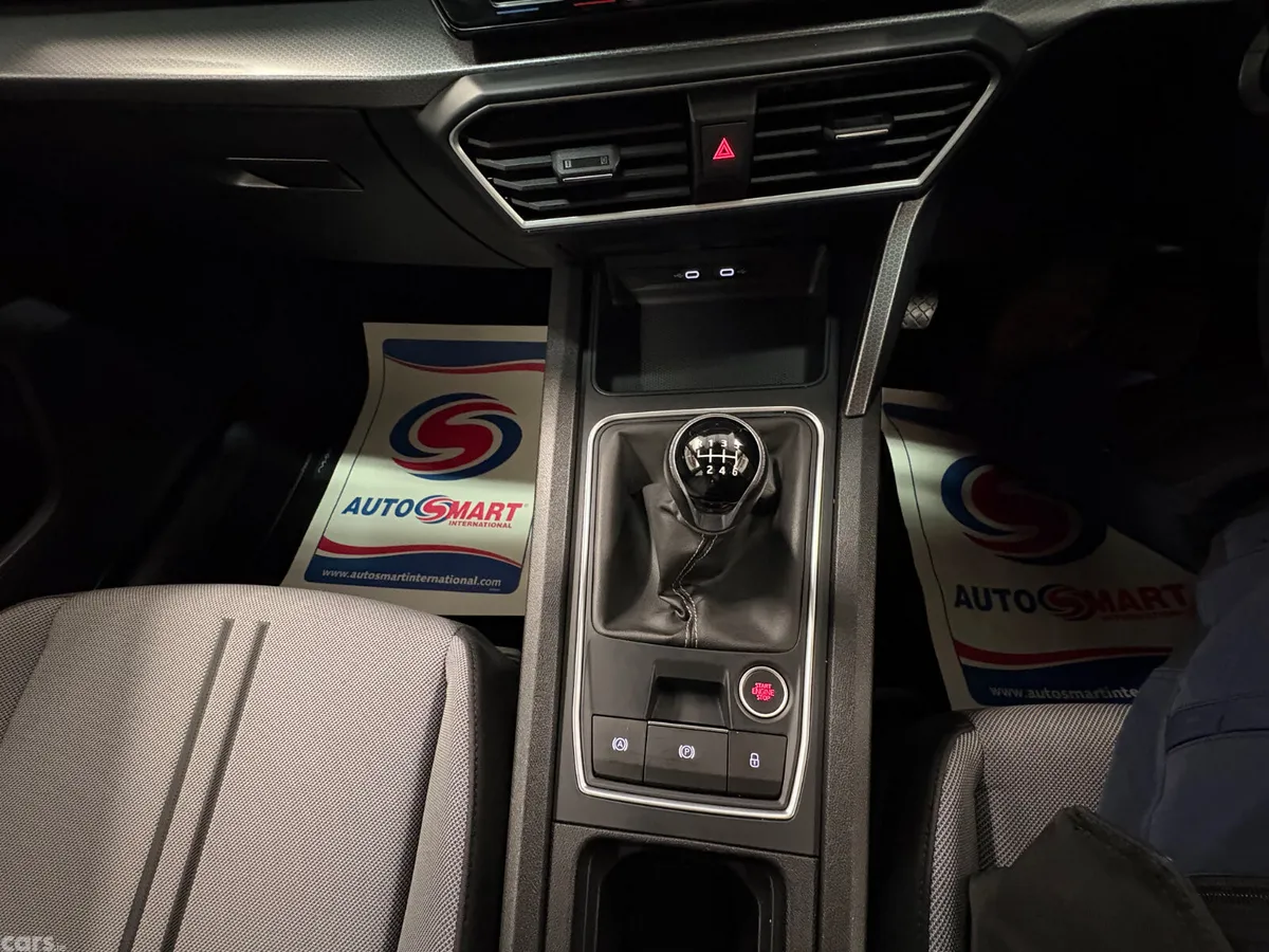 SEAT Leon Hatchback, Diesel, 2022, Silver