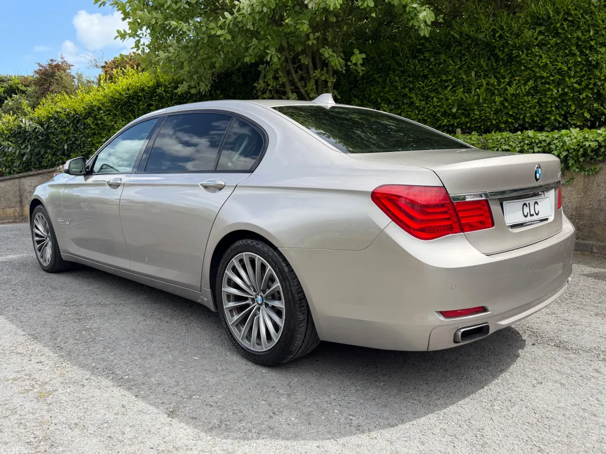 BMW 7-Series Saloon, Petrol, 2010, Silver