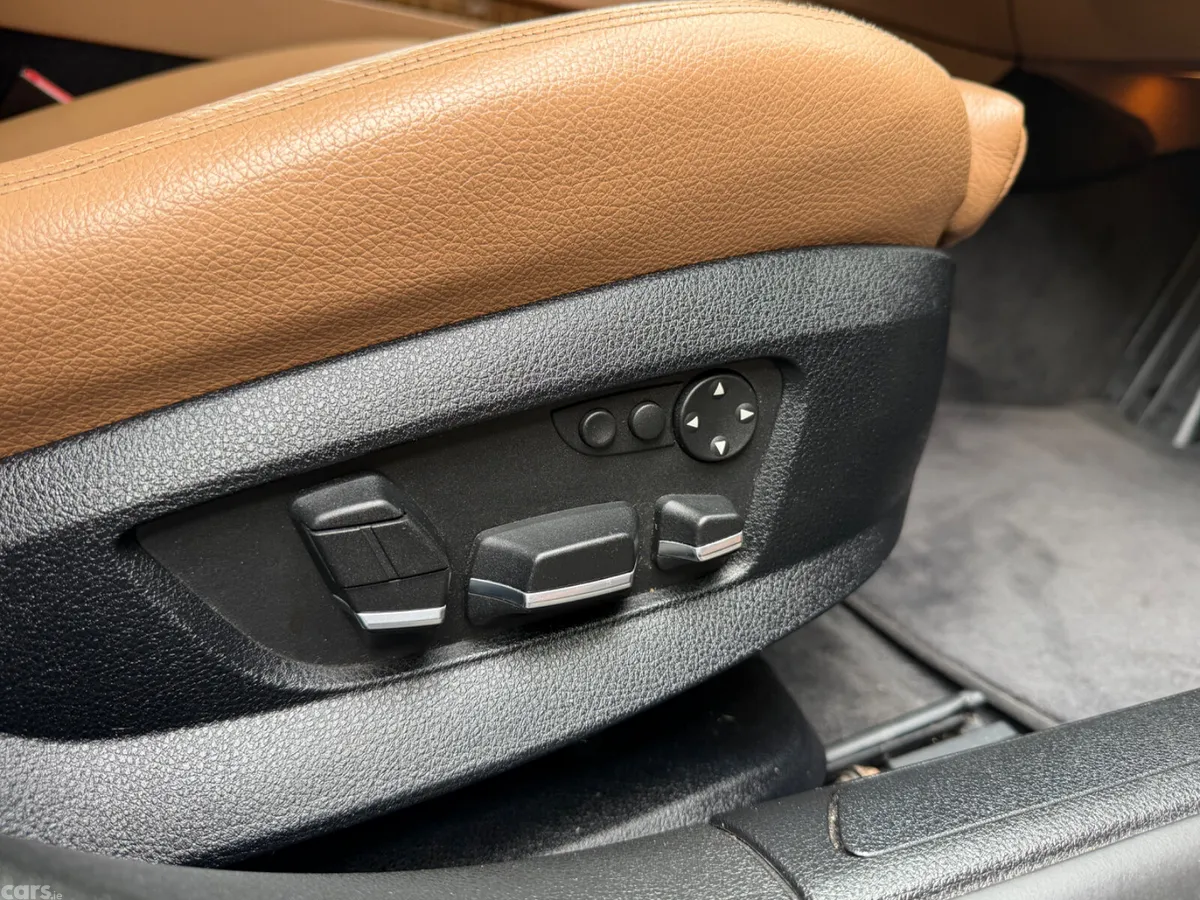 BMW 7-Series Saloon, Petrol, 2010, Silver