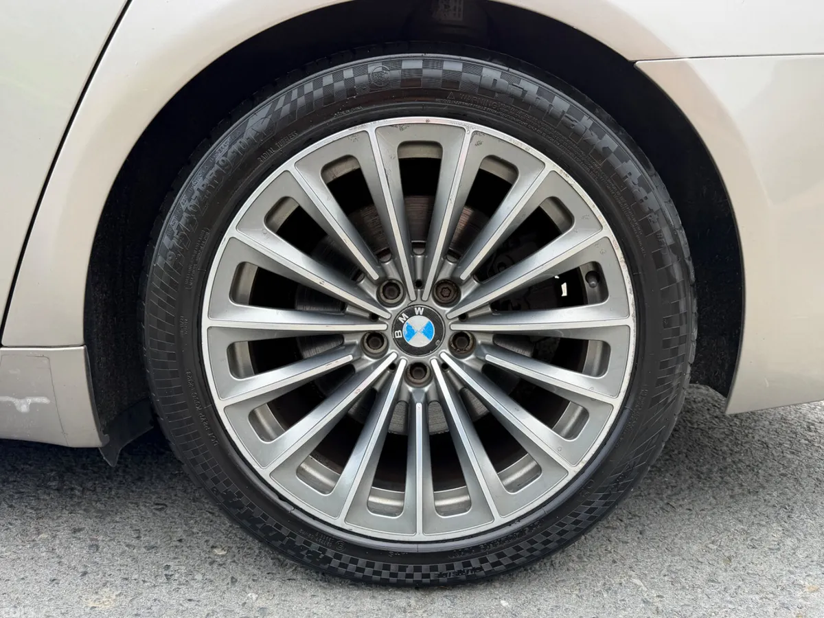 BMW 7-Series Saloon, Petrol, 2010, Silver