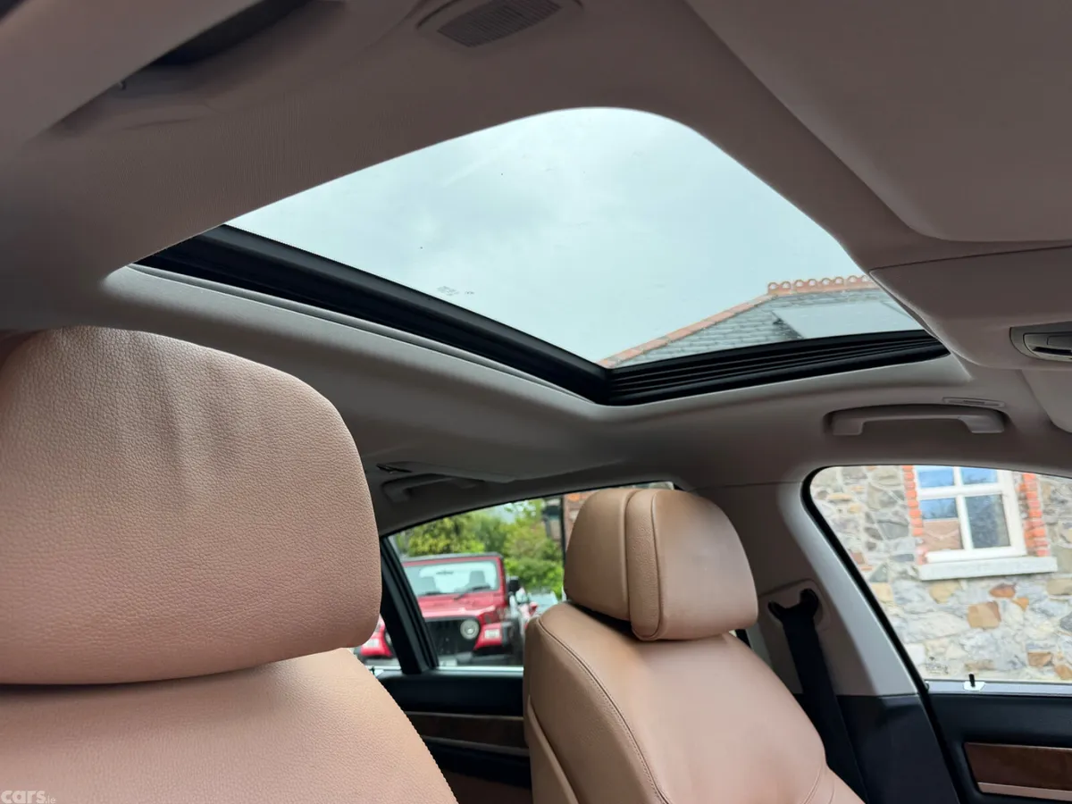 BMW 7-Series Saloon, Petrol, 2010, Silver